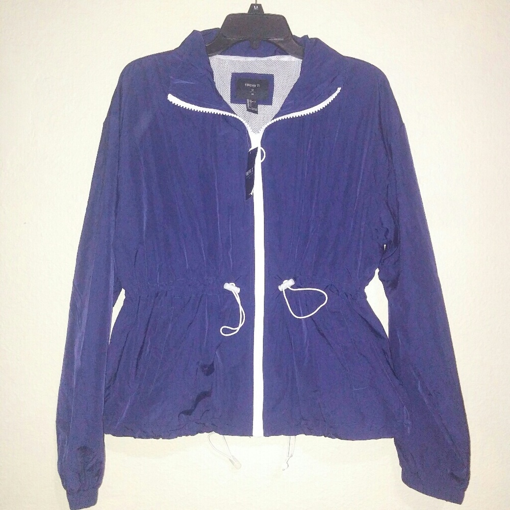 NWT f21 windbreaker